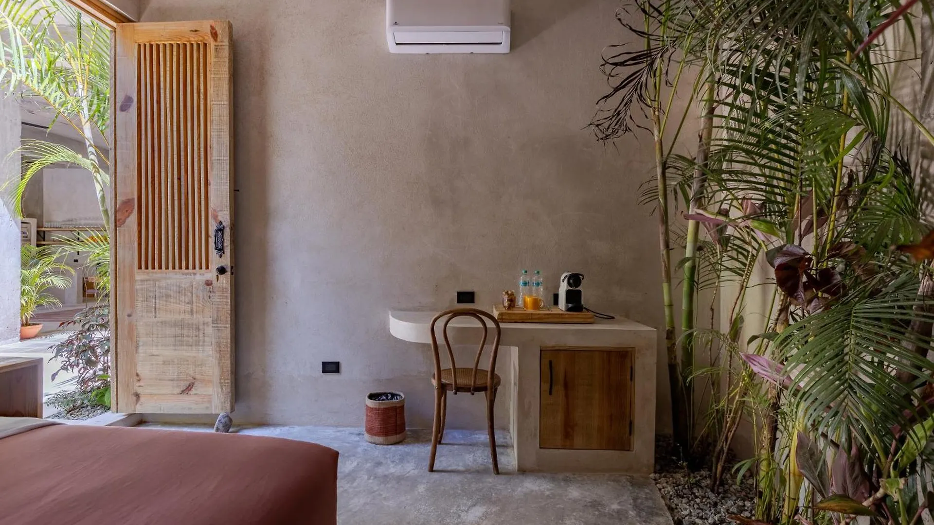 El Mambo Boutique Hotel Лас Терренас